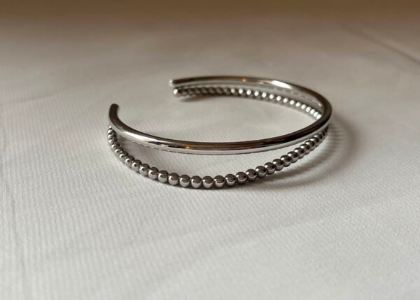 BR102 (2) Bracelet "Pearl"