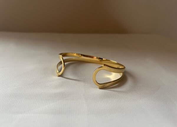 Br 116 (4) Bracelet "Elégance"