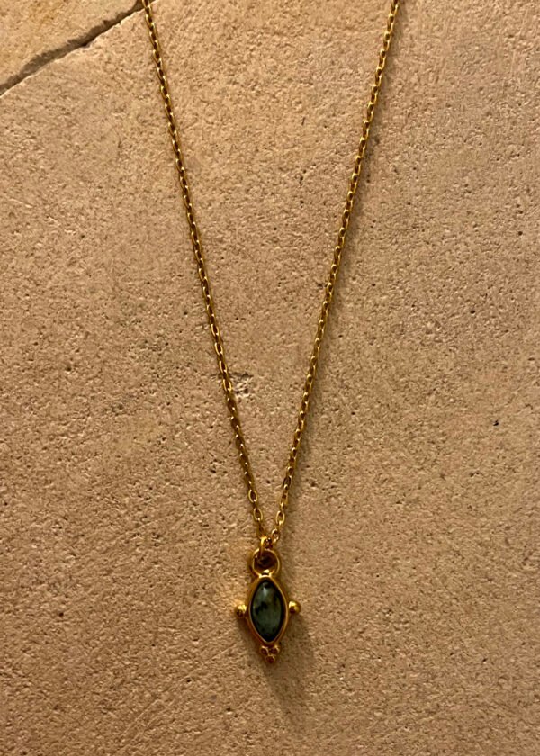 COL 136 (5) Collier "Aiyana"