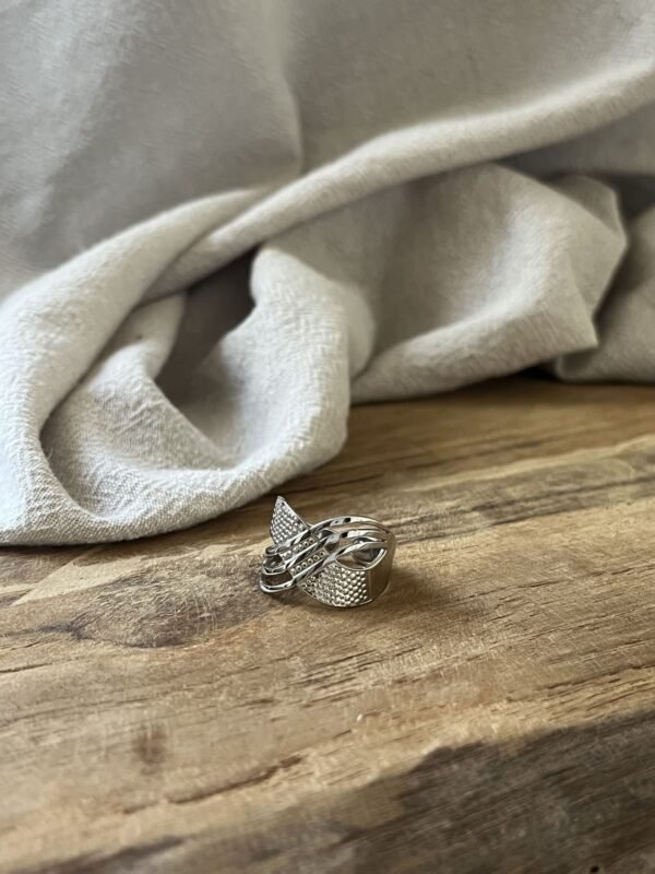 Irrésistible. Bague "Irrésistible"