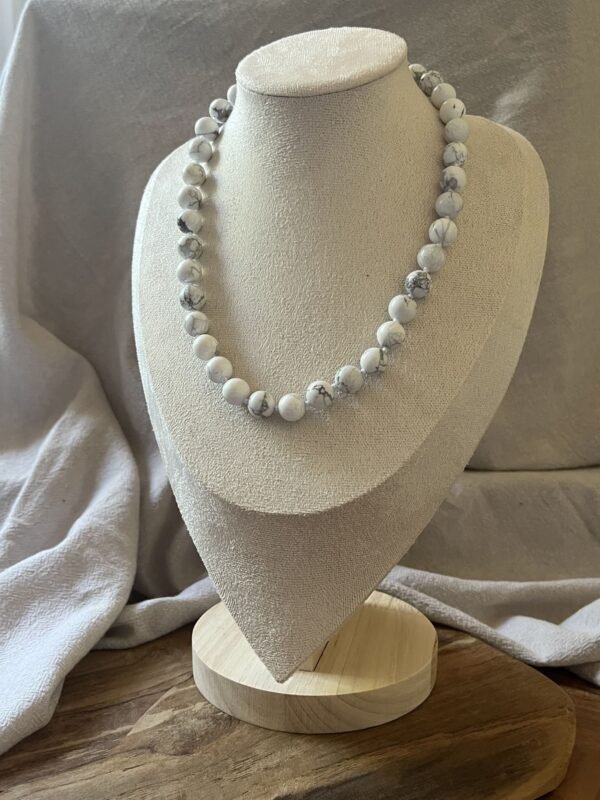 IMG_3719 Collier "Howlite"