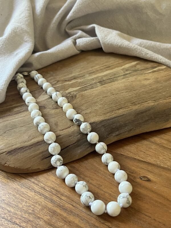 IMG_3725 Collier "Howlite"
