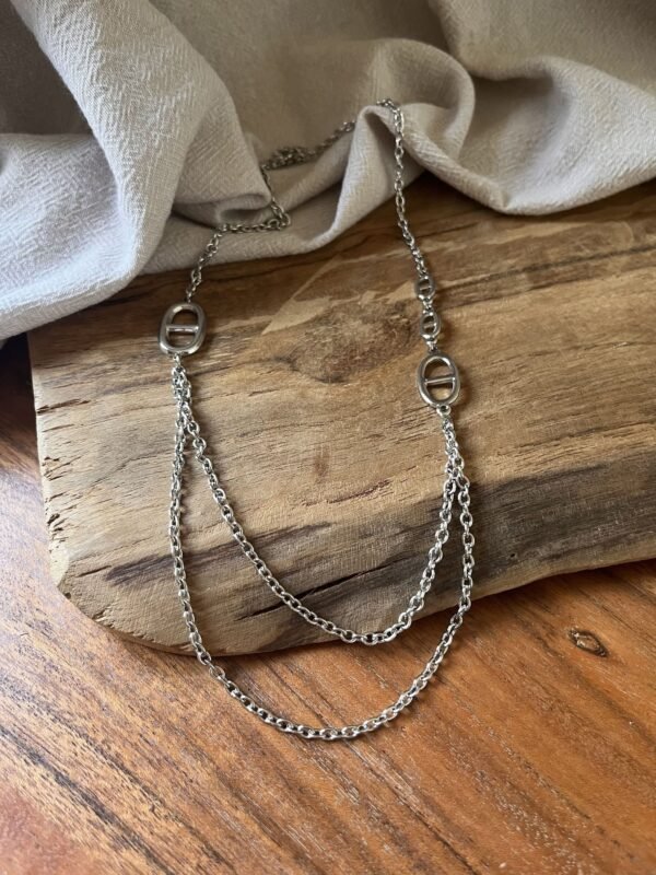 Collier "Betty" Gris